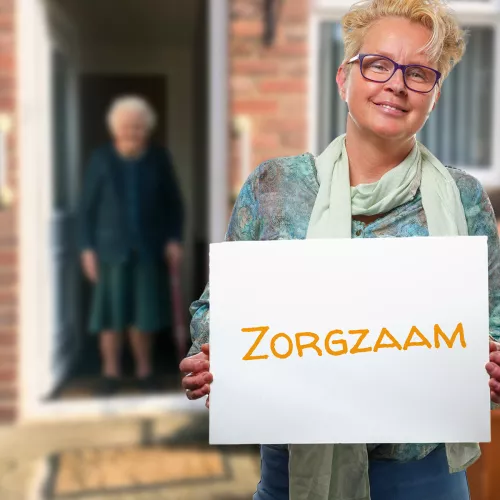 Ingrid met zorgzaam bordje